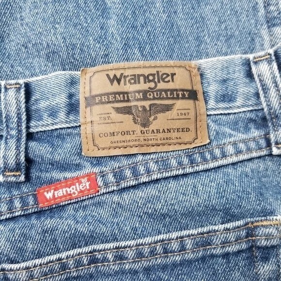 Wrangler Regular Fit Straight Leg Cotton Jeans 48 x 30 - Picture 2 of 5